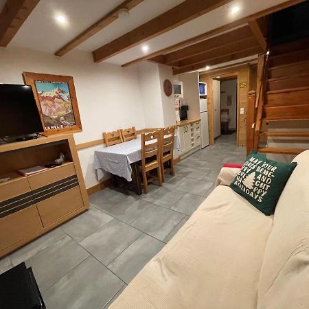 L Alpin Bel Appartement Avec Terrasse Dans Vieille Ferme De Montagne Renovee Les Orres Exterior photo