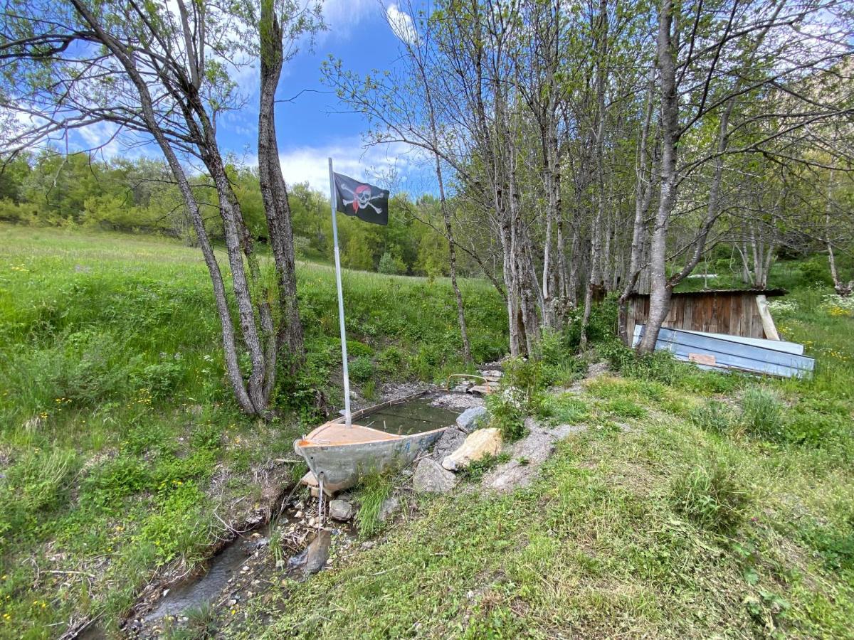 L Alpin Bel Appartement Avec Terrasse Dans Vieille Ferme De Montagne Renovee Les Orres Exterior photo