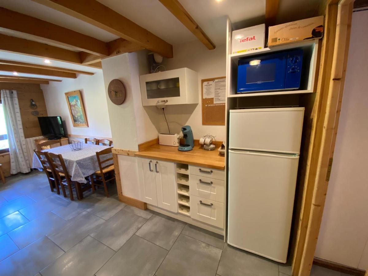 L Alpin Bel Appartement Avec Terrasse Dans Vieille Ferme De Montagne Renovee Les Orres Exterior photo
